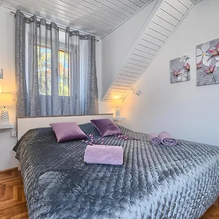 Couple's Getaway In The Center Of Hvar W/sea View 4*