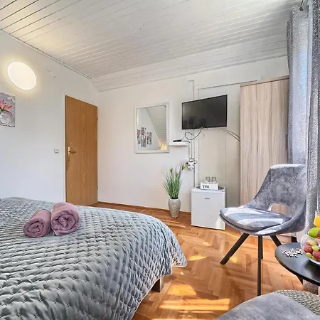 Affittacamere Couple's Getaway In The Center Of Hvar W/sea View
