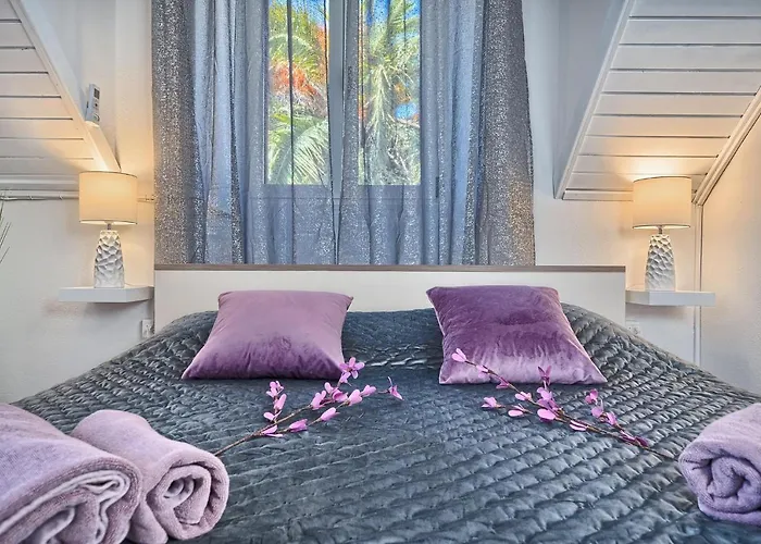 Couple's Getaway In The Center Of Hvar W/sea View 4*