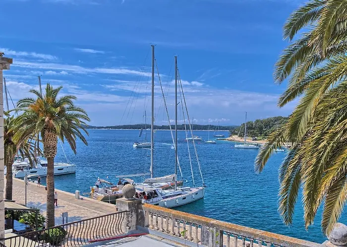 Couple's Getaway In The Center Of Hvar W/sea View 4* Hvar Town