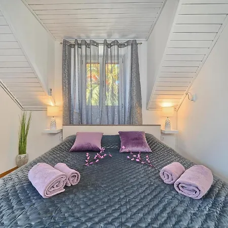Couple's Getaway In The Center Of Hvar W/sea View 4*