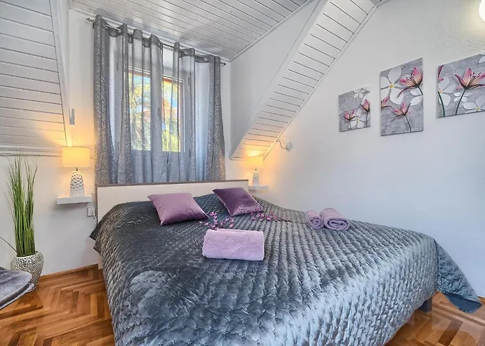 Couple's Getaway In The Center Of Hvar W/sea View 4*